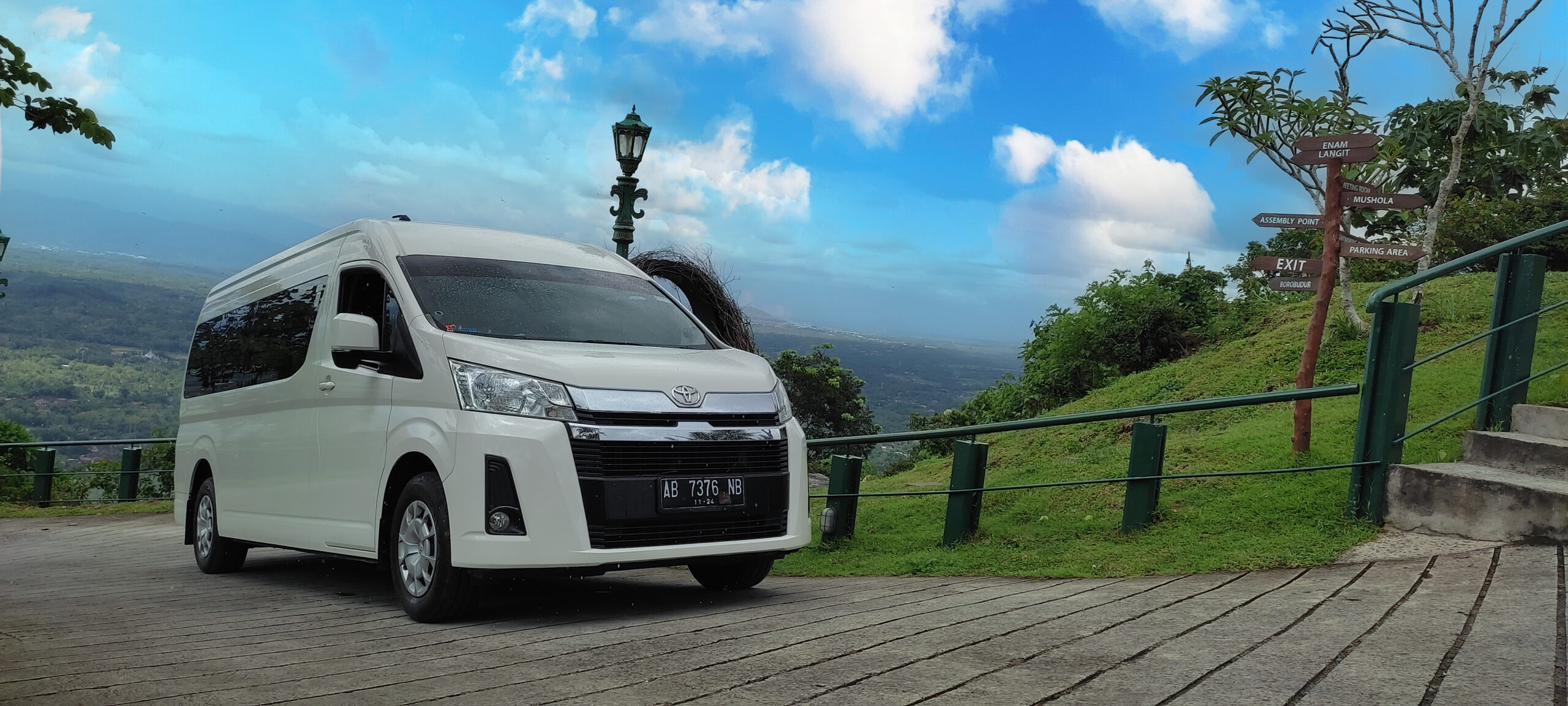 sewa hiace premio jogja